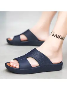 Men's Crocodile-Pattern Platform Slide Sandals, Two-Tone Non-Slip Sole, Textured Insole for Daily Casual Wear, Summer Footwear