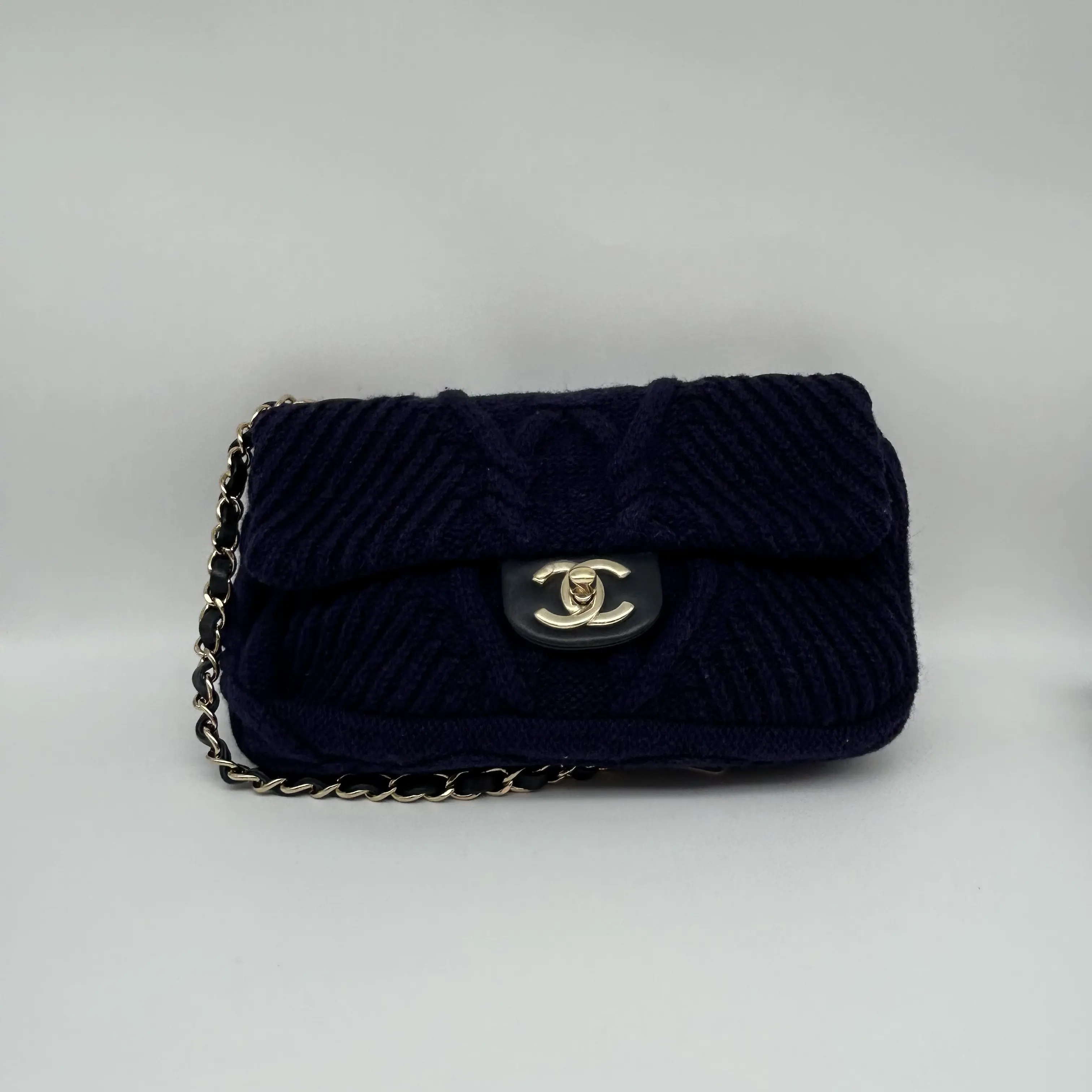 Pre-owned CHANEL mini flap bag