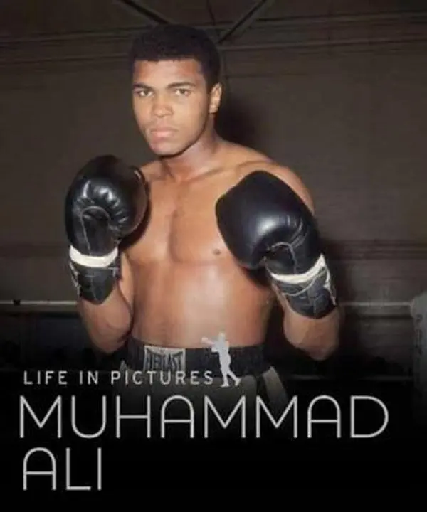 USED Book - Muhammad Ali (Life in Pictures) by William Strathmore (Hardcover) - english