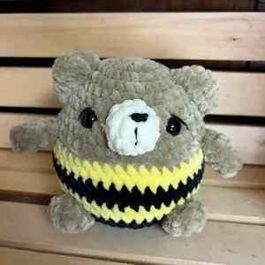 Chubby bee bear
