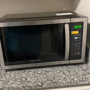 Farberware Classic 1.1 cu. ft. 1000-Watt Microwave - Stainless Steel