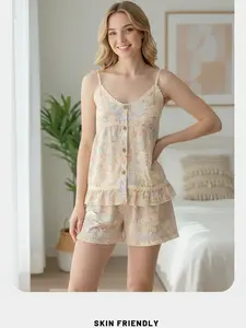 Floral pajamas for women in summer, thin with chest cushion, cloud cotton suspender, long pants, three piece set for home wear, can be worn outside，