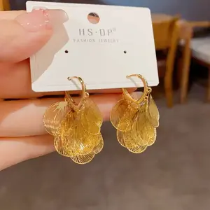 LisiZen Vintage Ginkgo Leaf Earrings Gold-Tone Alloy Hollow Metal Hoop Drop Earrings, Unique Statement Jewelry with Retro Chic Fashion Style Elegant Design DZEH4320