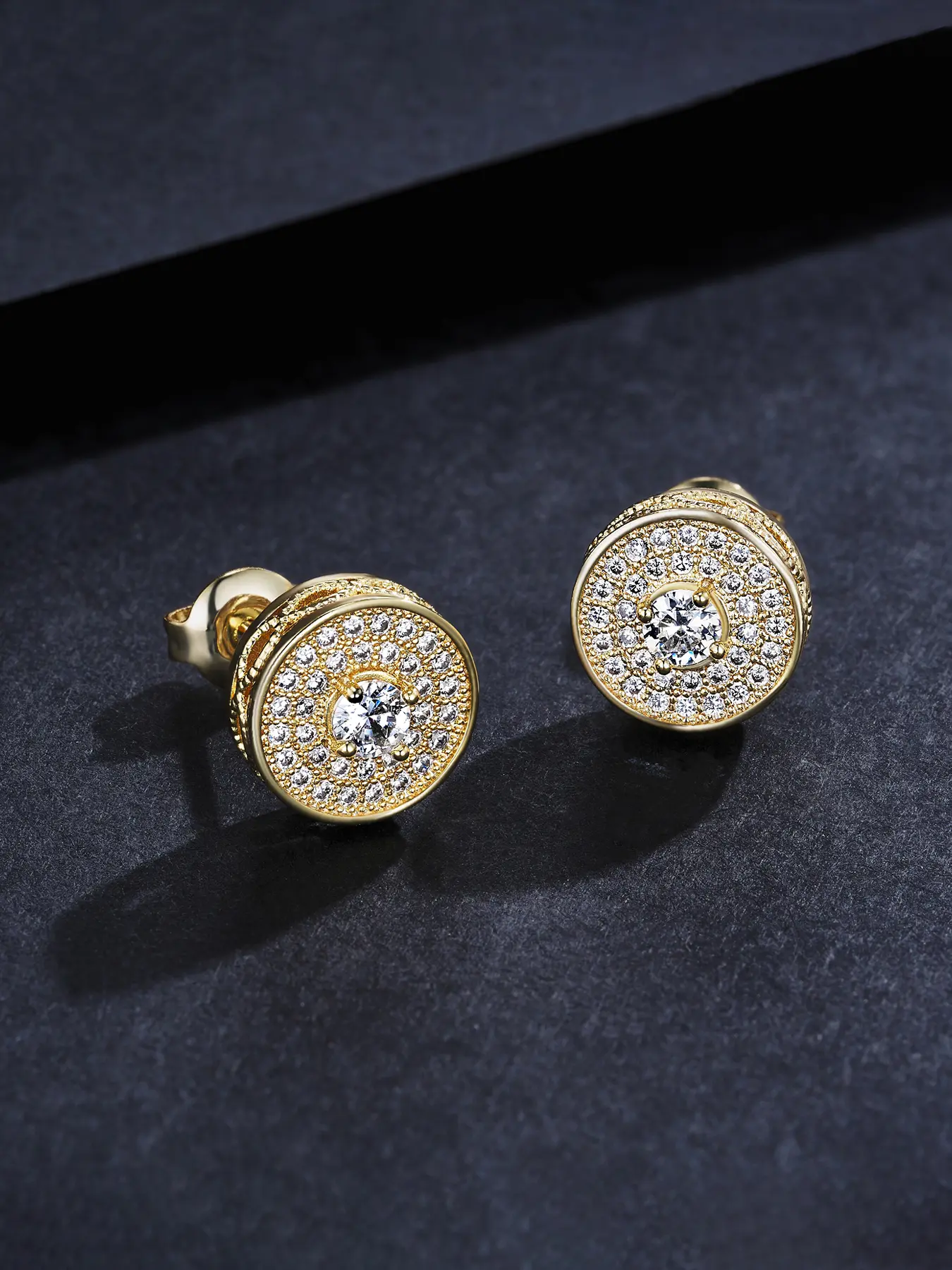Iced Chics Round Hip-hop Stud Earrings Trendy Jewelry, High Quality Earrings, Ear Studs, Artificial Zirconia Earrings, Suitable for Both Men and Women. A Must-have for Gifts, Dates, Valentine's Day and Birthdays