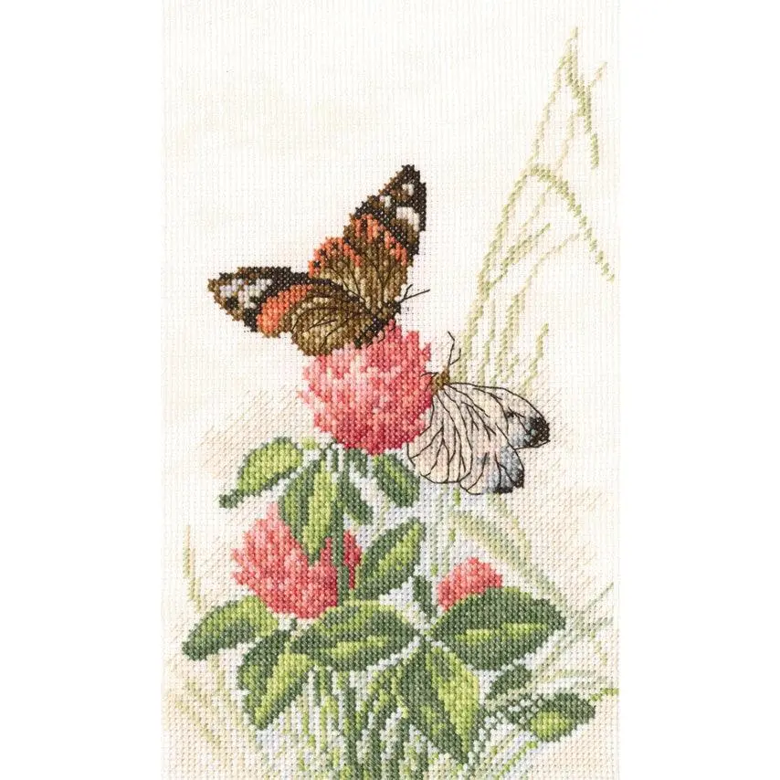 Butterflies on cllover M521 Counted Cross Stitch Kit