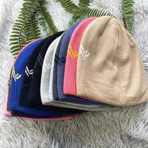 Trendy Y2K wool beanie – warm, breathable and comfy, Ideal for skiing, mountain hikes & winter streetwear looks.