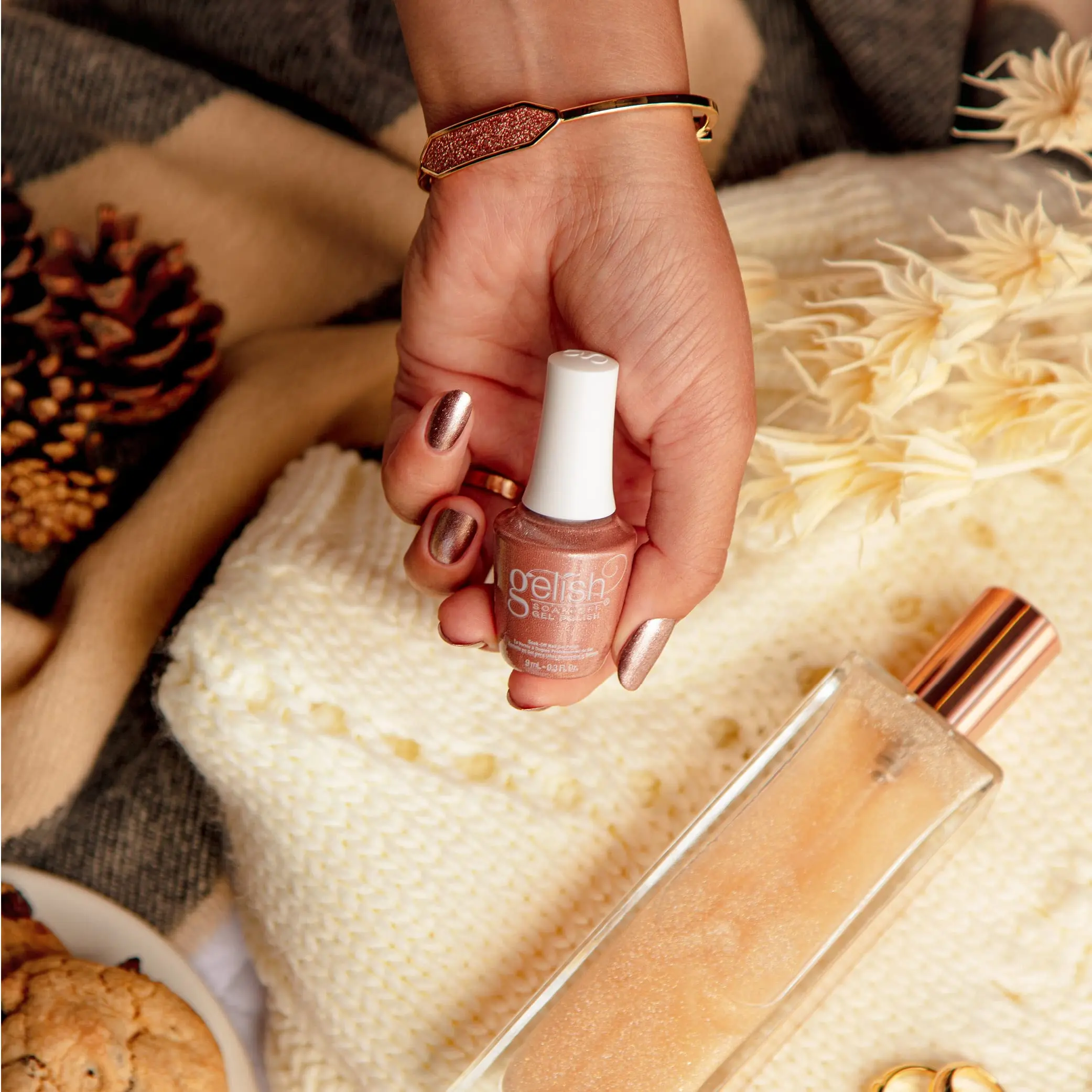 Gelish MINI No Way Rosé - Rose Gold Metallic, Long-Lasting Soak-Off Gel, Vibrant Color, Chip-Resistant, High Shine, Professional Salon Quality, 9mL.