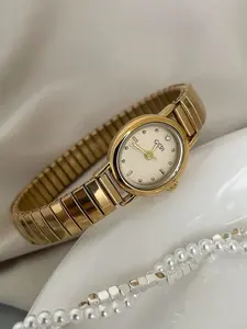 Women's Small Oval Watch, with Elastic Band, Stainless Steel Expandable Bracelet, Elegant Analog Timepiece, Fashion Accessory for All Occasions, Fashionable Analog Watch