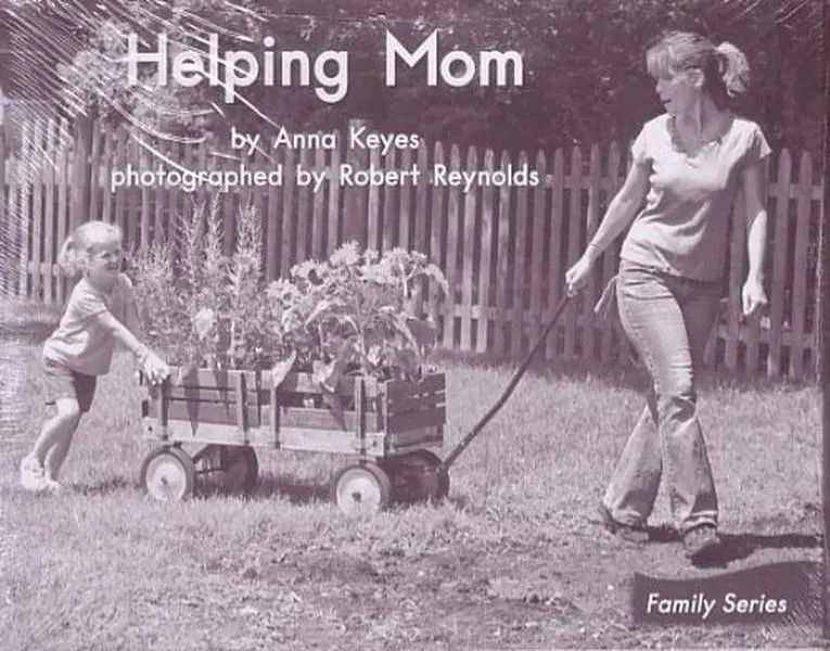 USED Book - Helping Mom; Leveled Literacy Intervention My Take-Home 6 Pak Books (Book 72 Level E, Fiction) Green System,Grade 1 (Family Series) by Anna Keyes (Paperback)