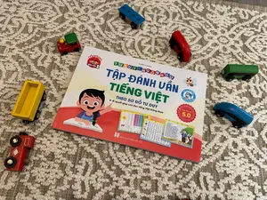 Tập đánh vần tiếng Việt theo sơ đồ tư duy [Vietnamese first phonic book]