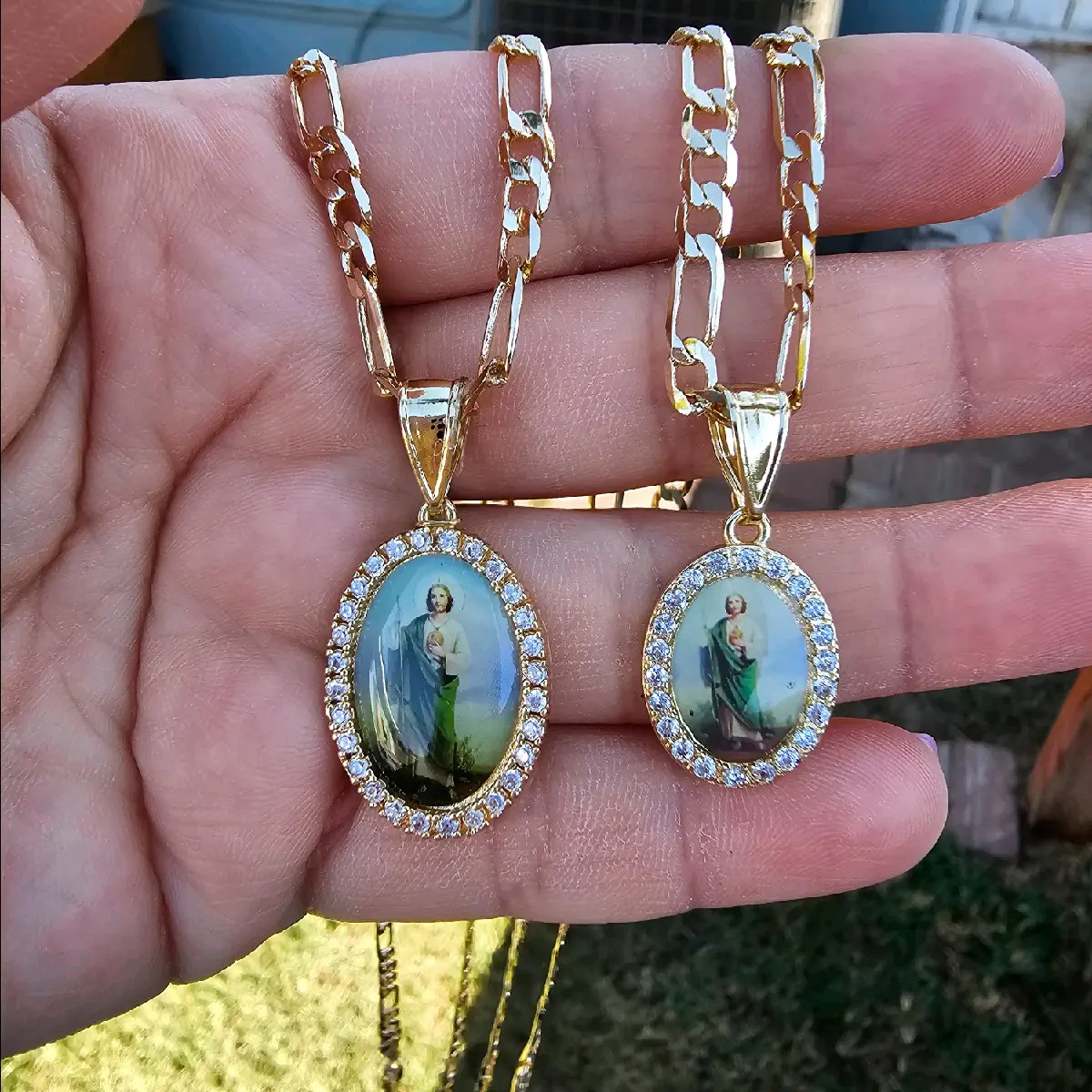 san judas tadeo round Dimond necklace san judas tadeo round Dimond necklace