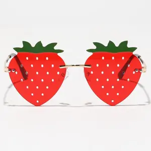 Strawberry Shaped Sunglasses, Cute FruitDesign Sunglasses for Everyday Use, FashionAccessories for Outdoor Activities