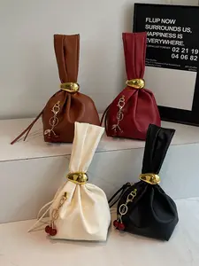 Women's Saddle Bag PU Leather Handbag, Zipper Closure, Unique Design, Perfect for Office, College, Work, Business, Commuting, Elegant Minimalist Handbag