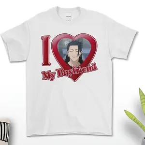 I Love My Boyfriend Tee with Adorable Suguru Geto Smile and Heart Meme – Ideal Gift for Jujutsu Kaisen Fans, Fangirls, and Sadboy Enthusiasts