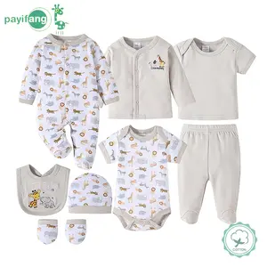 8-piece set of hospital birth supplies for male and female newborns. Includes baby onesie, bib, T-shirt, hat, gloves, coat, and pants in a set. Made of cotton fabric, with a cute cartoon style featuring giraffes and elephants.