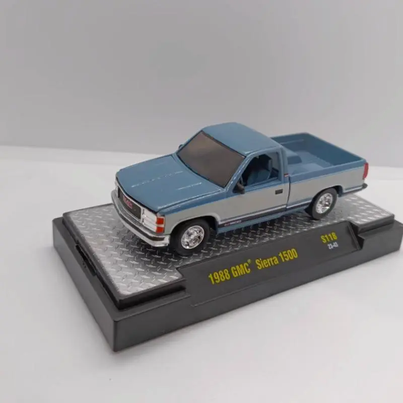 M2 Machines Diecast 1: 64 Scale 1988 GMC Sierra 1500 Pickup Truck Simulation Alloy Car Model Collection Display Toy Gift
