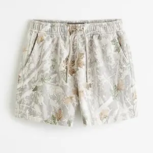 Camo Sweat Shorts Maple Leaf Print Drawstring Elastic High Waist Casual Loose Workout Shorts with Pockets gym daily wear short