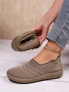 Women's New Flat Shoes Plaid Fabric Simple Elegant Slip-On Casual Walking Shoes for Outdoor Strolling