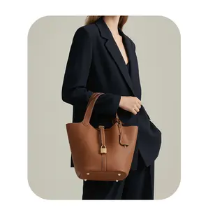 SADI solid-color handbag includes a small storage pouch; women’s real cowhide leather fashionable classic picnic basket suitable for everyday use; unique large water bucket bag with high water resistance and a 22 cm capacity.genuine leather mom bag