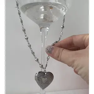 Sweet girl peach heart chain titanium steel disco love chain pendant necklace carved old retro design accessories