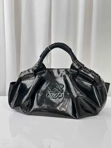 Pre-owned Loewe As Shown Shoulder Bags Nappa Aire Patent Leather MR05062026B562