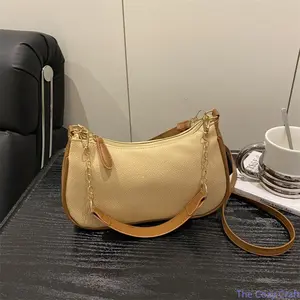 Trendy Square Chain Shoulder Bag for Women, Chic Mini Crossbody Handbag, Minimalist Structured Purse, Stylish Everyday Commuter Bag, Versatile Small Tote for Work & Casual Use