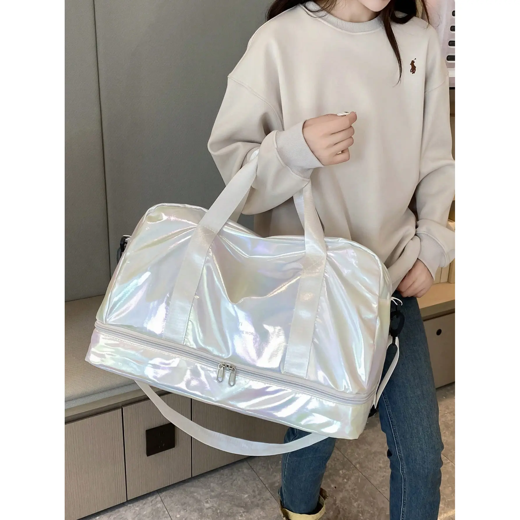 Multi-Pocket Large Capacity Waterproof Women's Tote Bag Travel Luggage Bag Trending Holographic Glitter Traveling Bag Minimalist Back To School For Travel Gym Bag For Camping Cruise Essentials For Back To School For Summer