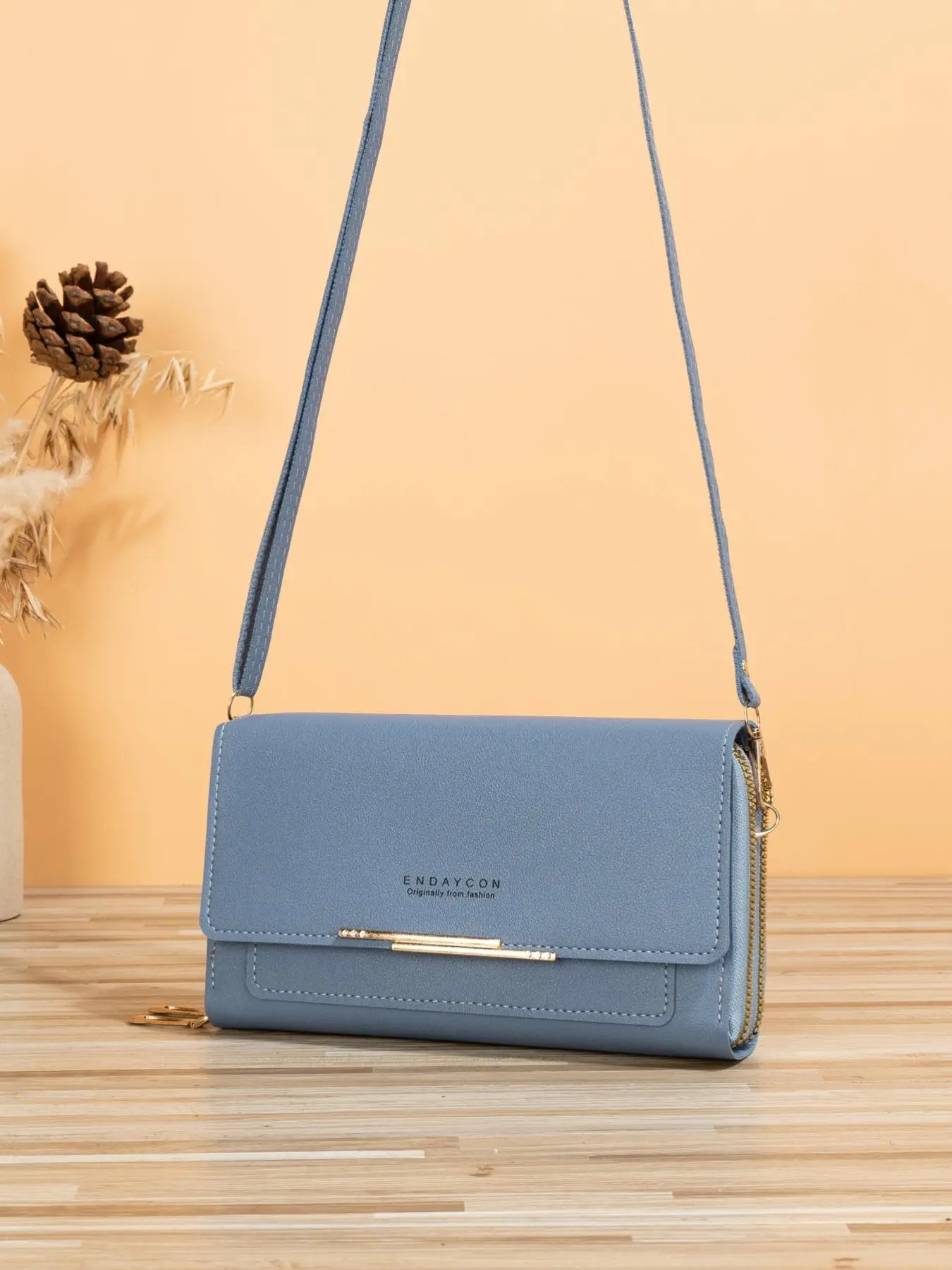 Women's Elegant Fashion Letter Printing Metal Trim Zipper Crossbody Bag, with Adjustable Shoulder Strap, Simple Plain PU Leather Flap Small Square Bag