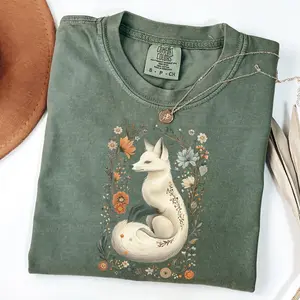 White Fox Floral Shirt, Arctic Fox Naturecore Tee, Cottagecore Animal Graphic T-Shirt, Woodland Winter Forest Aesthetic