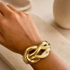Knot Gold Bracelet - Elegant Design for Casual & Formal Wear - Timeless Accessory for Everyday & Special Events - Minimalist Style Enhances Any Ensemble