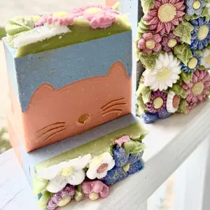 Miss Kitty "Sweet Pea" Buttermilk & Kiefer Milk Soap 5 - 5.5 oz - 150 G