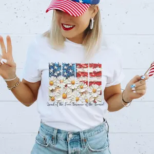 Daisy Flag Graphic Comfort Colors T-Shirt, Women's Shirt Patriotic Tee Summer Top Womenswear USA Flag Fourth of July T-Shirt Retro