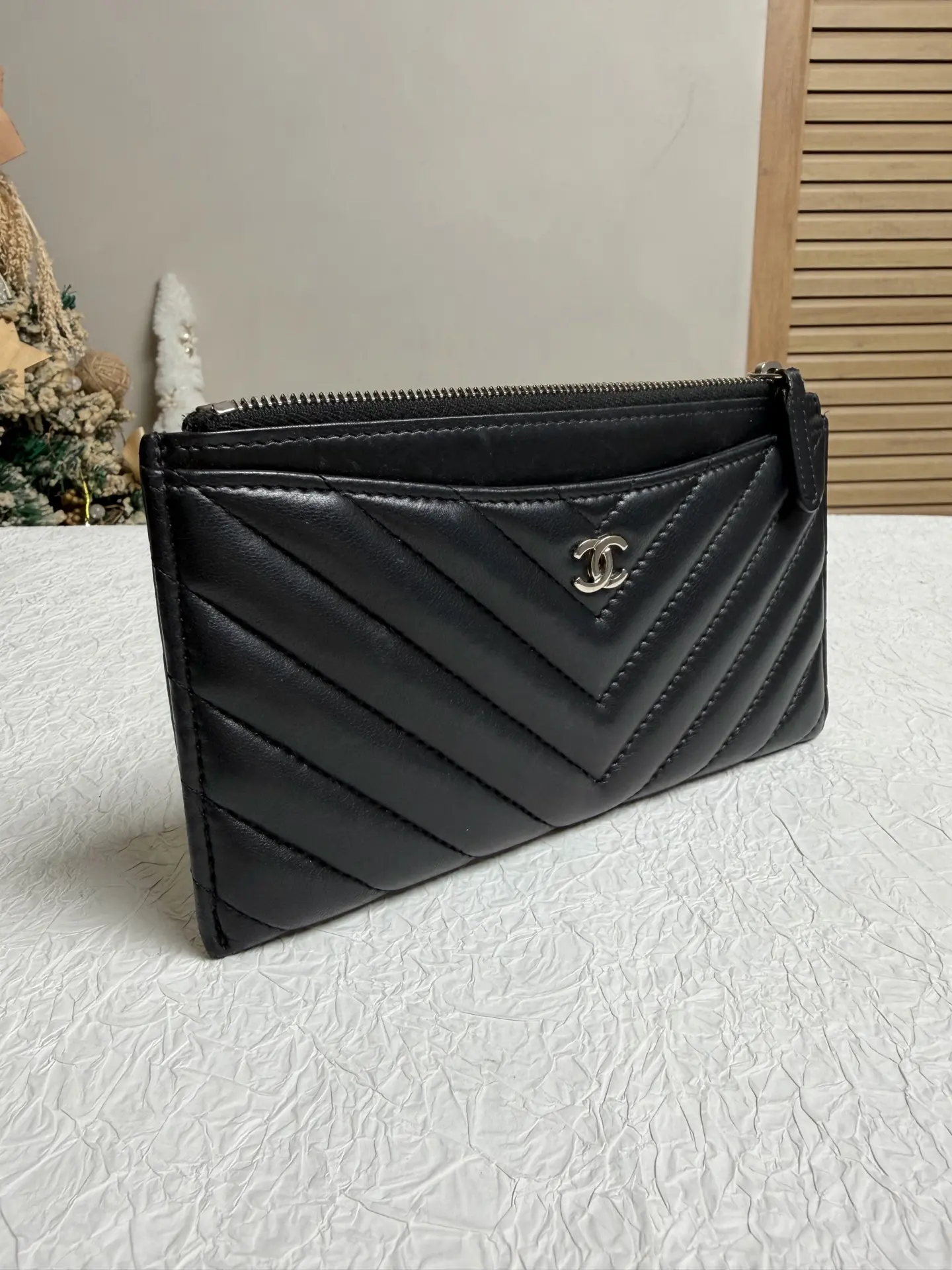 Pre-owned CHANEL Chevron Lambskin Zip Wallet CC0030