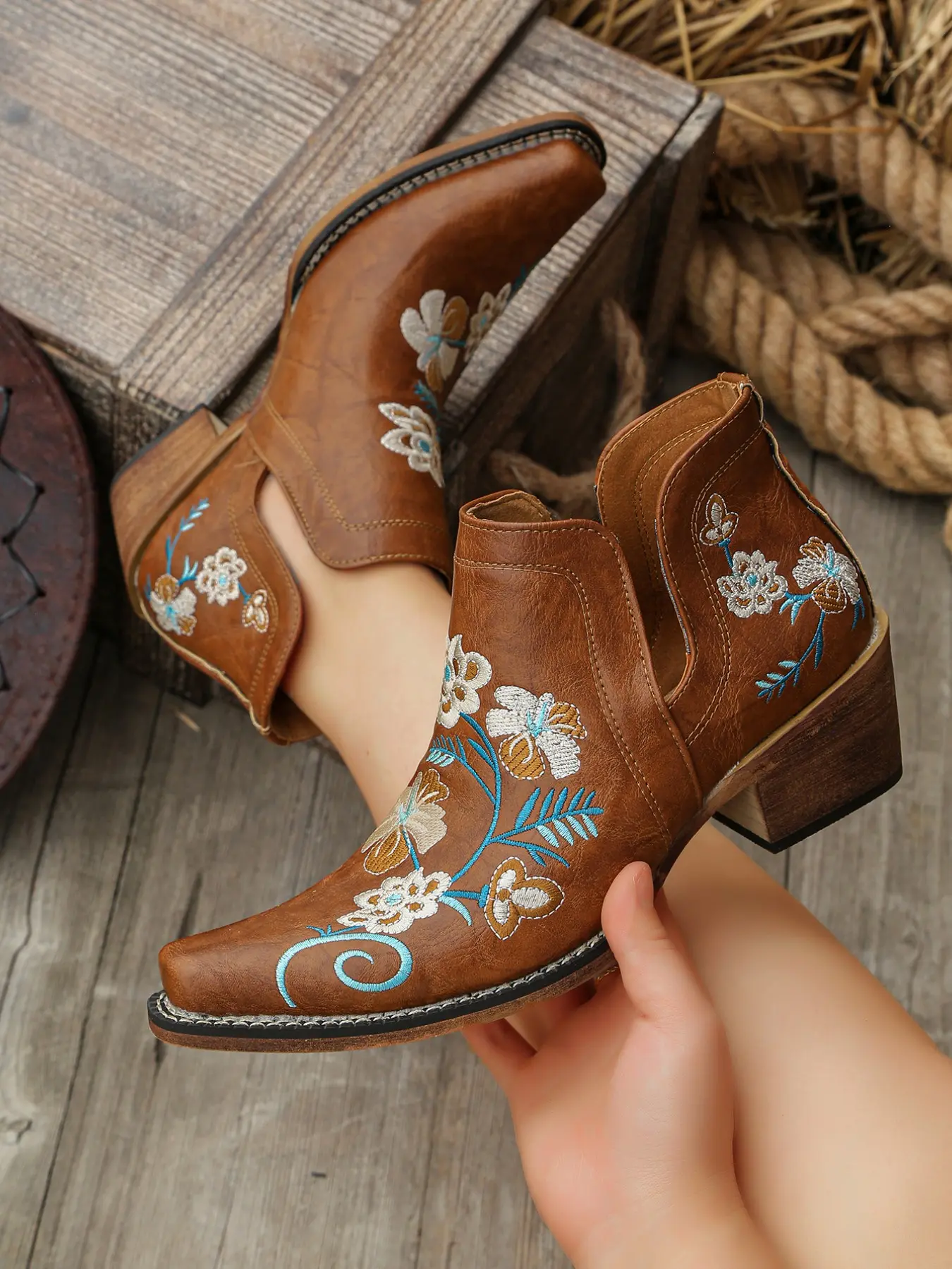 Women's Floral Embroidered Short Boots, Almond Toe, Chunky Heel, Western Cowboy Style, Embellished Cowgirl Boots, Comfortable and Fashionable, Ideal for Activities