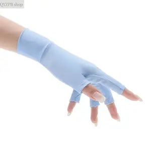 Men & Women Sunscreen Gloves for Summer Cycling & Driving, Quick-Dry Breathable Half-Finger Ice Silk, Non-Slip Elastic Sports Gloves for Couples, Outdoor Travel, Hiking, Running, Beach, UV Protection,summerwins