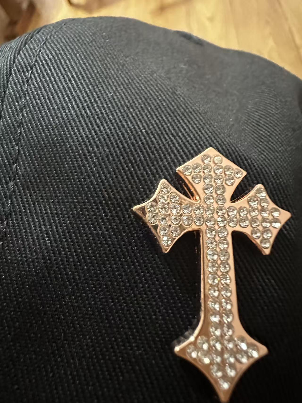 Black Streetwear Rhinestone Cross Snapback - Hip Hop Urban Style Adjustable Baseball Cap for Men Women