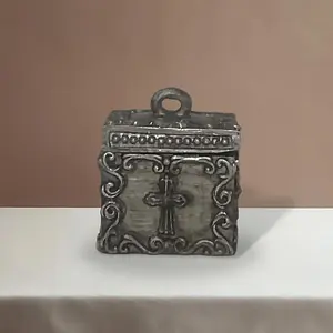 Angel Prayer Box, 1 Count Box with 3 Count Hidden Angel Creative Desktop Decoration, Stylish Religious Decor, Resin Decoration for Home Living Room Dining Room Study Room, Religious Home Decor