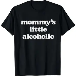 Mommy's Little Alcoholic Funny Drunk Mom Life Alcohol Joke T-Shirt Soft Cotton Crew Neck Short Sleeve Casual Classic Graphic Tee for Men Comfortable Versatile Everyday Wear Black Menswear Stylish Tops Crewneck Shortsleeve Tropical Gamer Style