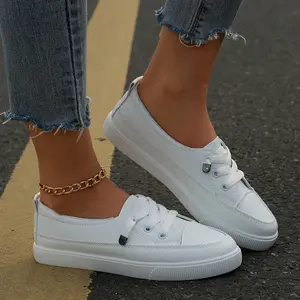 Ladies' versatile white sneakers for autumn, new student board shoes, single shoes, large-sized women's shoes, fashionable women's sports, elegant and comfortable