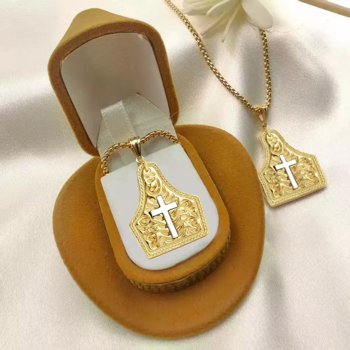 Unisex 14K Gold Cross Pendant Necklace, Handmade Western Cowboy 2-Toned Pendant Chain, Fashion Costume Jewelry Gift, Two Toned Pendant