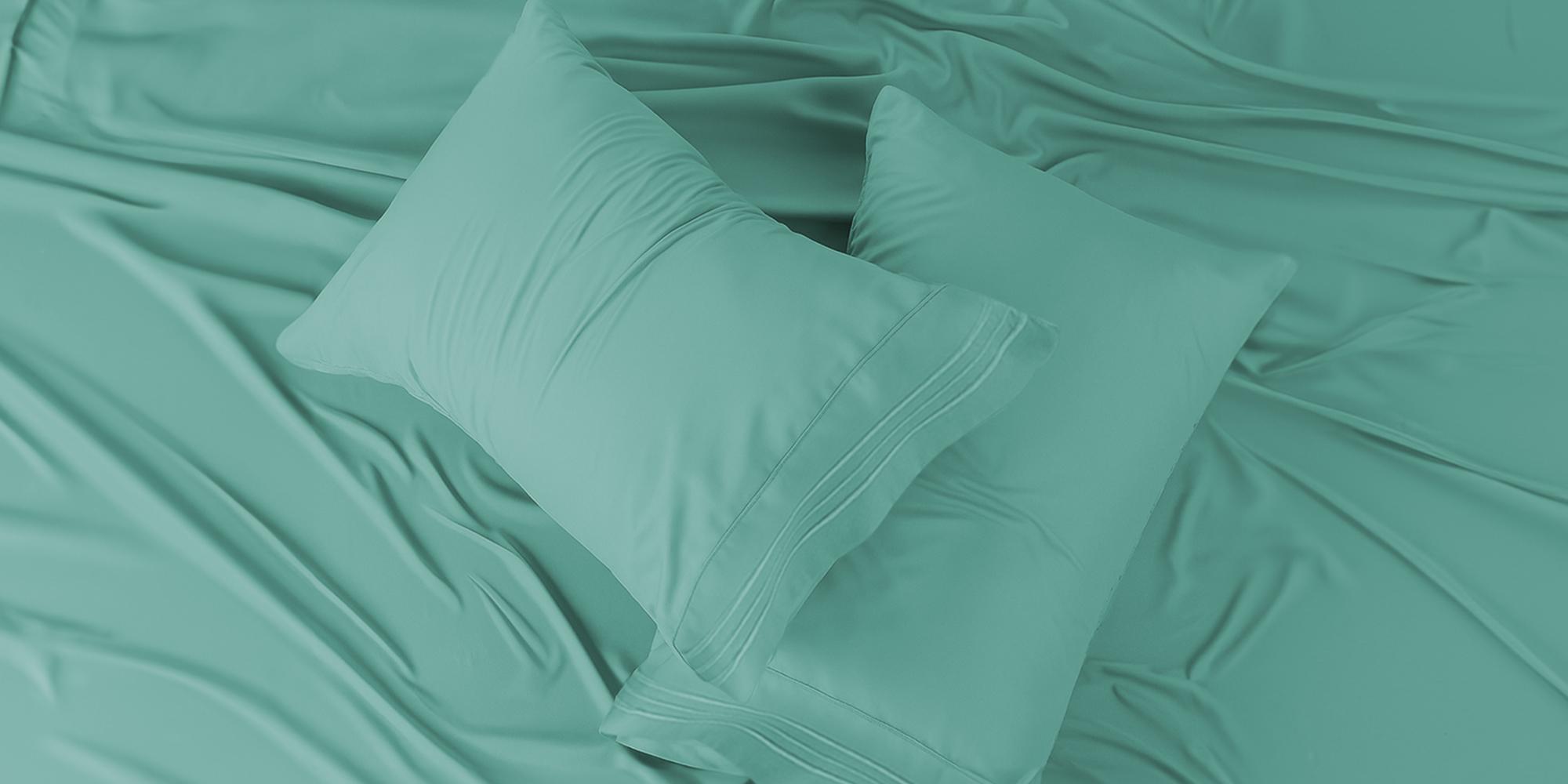 Hannah Bedding 4-Pc Solid Bed Sheet Set – Brushed Microfiber Luxury Bedding,16" Deep Pocket Fitted Sheets & Embroidered Pillowcases, Fade & Wrinkle Resistant, All-Season Soft & Cozy Sheets – Premium Quality Bedding Set