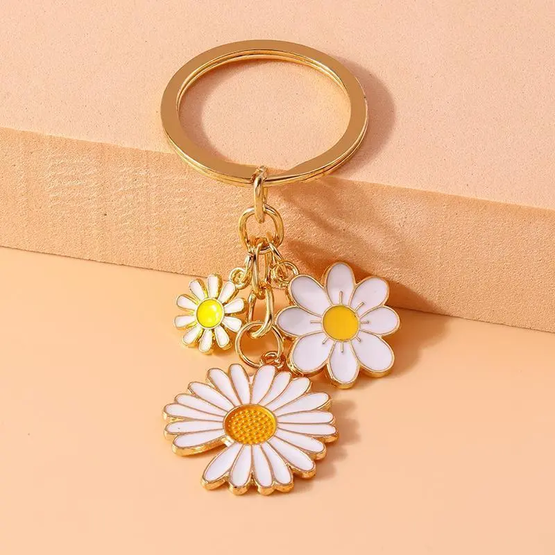 Cute Enamel Daisy Keychain Flower Keyring Pendants for Car Key Holder Women Girls Handbag Accessories Handmade Jewelry Gift Cute Enamel Daisy Keychain Flower Keyring Pendants for Car Key Holder Women Girls Handbag Accessories Handmade Jewelry Gift