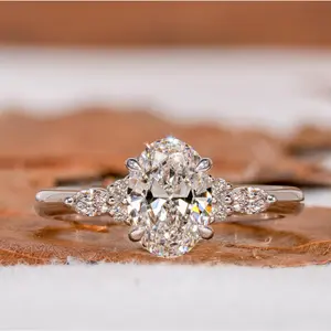 Luxury ring, European and American fashion bestseller, super shiny diamond-encrusted pigeon egg engagement ring for women