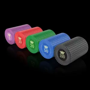 1 Set Boxed Plastic Poker Chips, classic casino-style design with lightweight and durable material, suitable for Texas Hold’em, baccarat and mahjong machine score keeping, ideal for home games and entertainment rooms