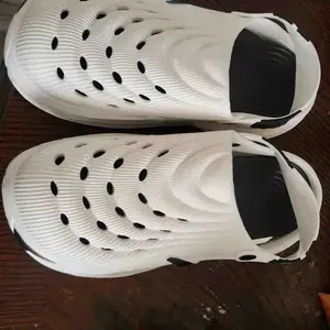 Summer Men's Clogs Outdoor Thick Sole Non-Slip Odor Resistant Durable Quick Drying Soft Beach Sandals