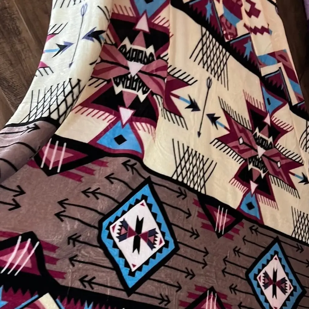 Lightweight Elaine Throw Blanket 60"x80"