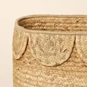 Natural Woven Scalloped Storage Basket