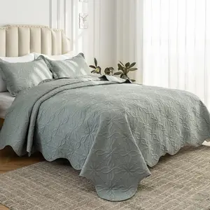 Twin/Twin XL Size Set 2 Pieces, Soft Lightweight Summer Bedspread, Reversible Microfiber Bed Coverlet for All, Green, Floral Pattern (1, 1 Pillow Sham)