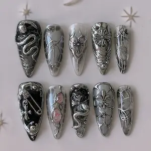 Snakebyte Press On Nails, Gothic Snake Nail Art, Dark Y2K Nails, Handmade Reptile Inspired False Nails, Cool Cosplay Party Nail Design