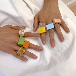Trendy Colorful Acrylic Plain Ring Geometric Square Wide Resin Band Fashion Minimalist Jewelry for Women Men